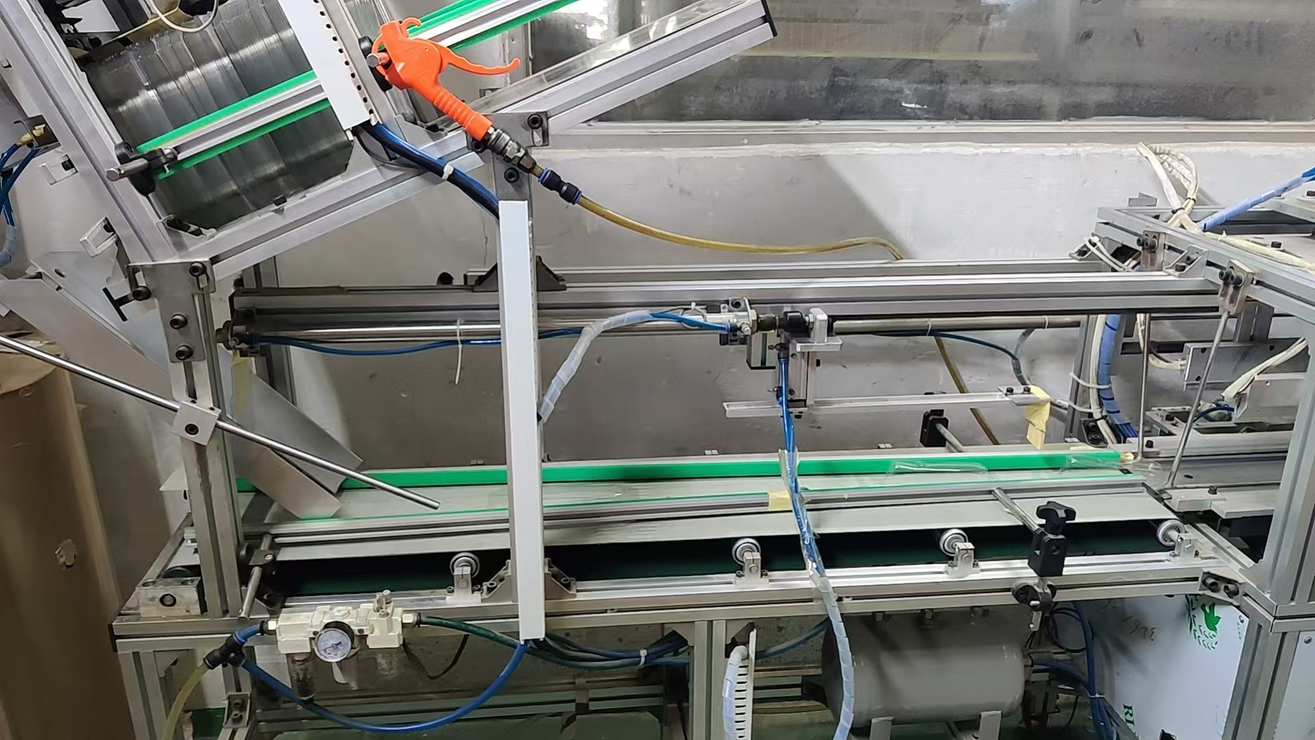 Folding machine